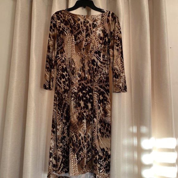 Chain Print V-Neck Midi Dress - Picture 4 of 4